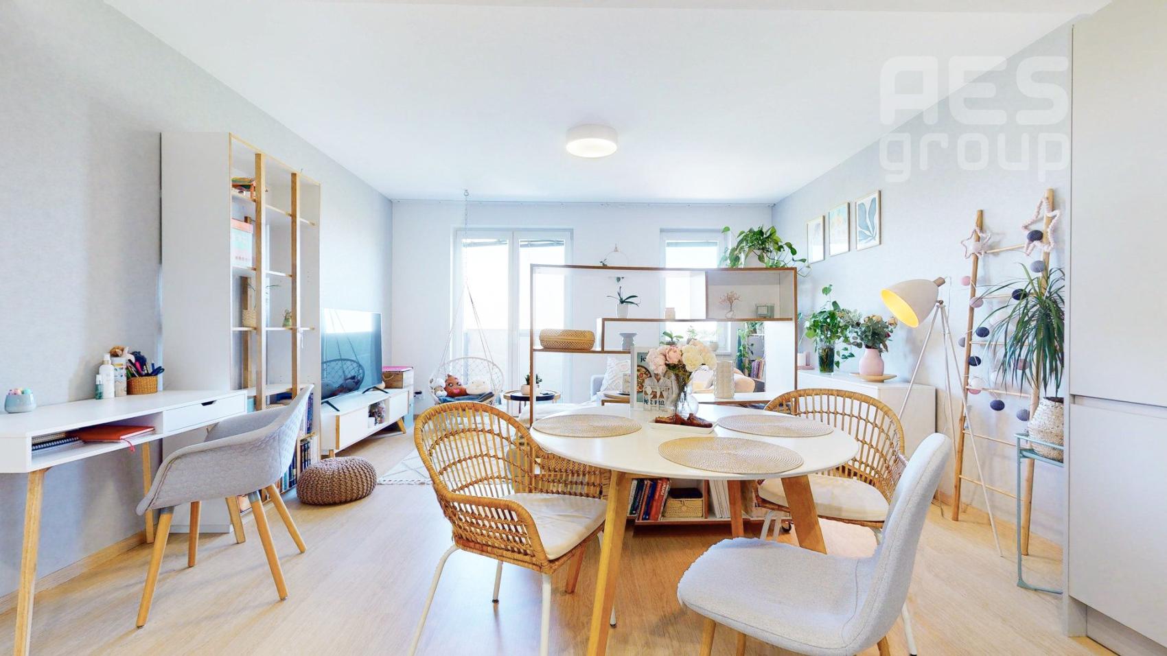 PRENÁJOM, 2 izbový byt s terasou a balkónom, ul. V. Šikulu, Stupava