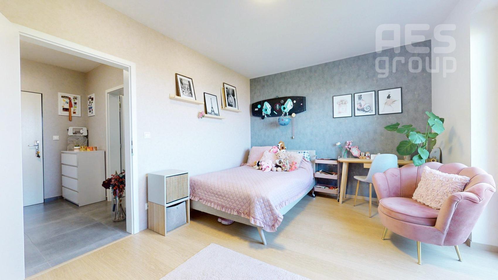 PRENÁJOM, 2 izbový byt s terasou a balkónom, ul. V. Šikulu, Stupava