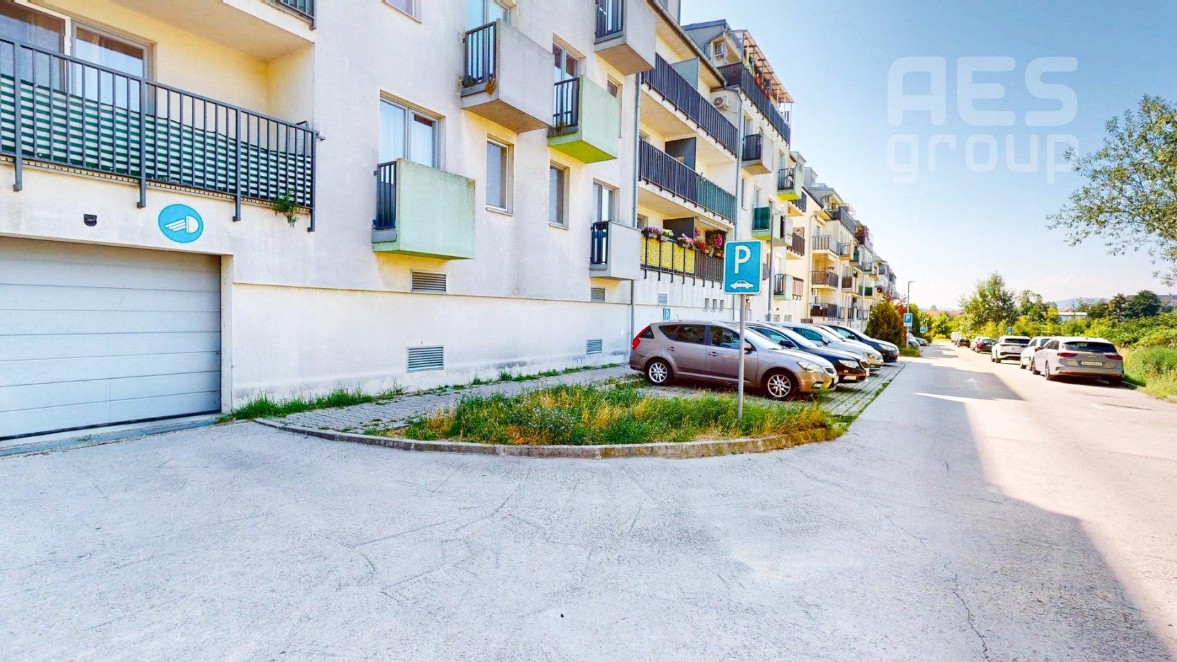 PRENÁJOM, 2 izbový byt s terasou a balkónom, ul. V. Šikulu, Stupava