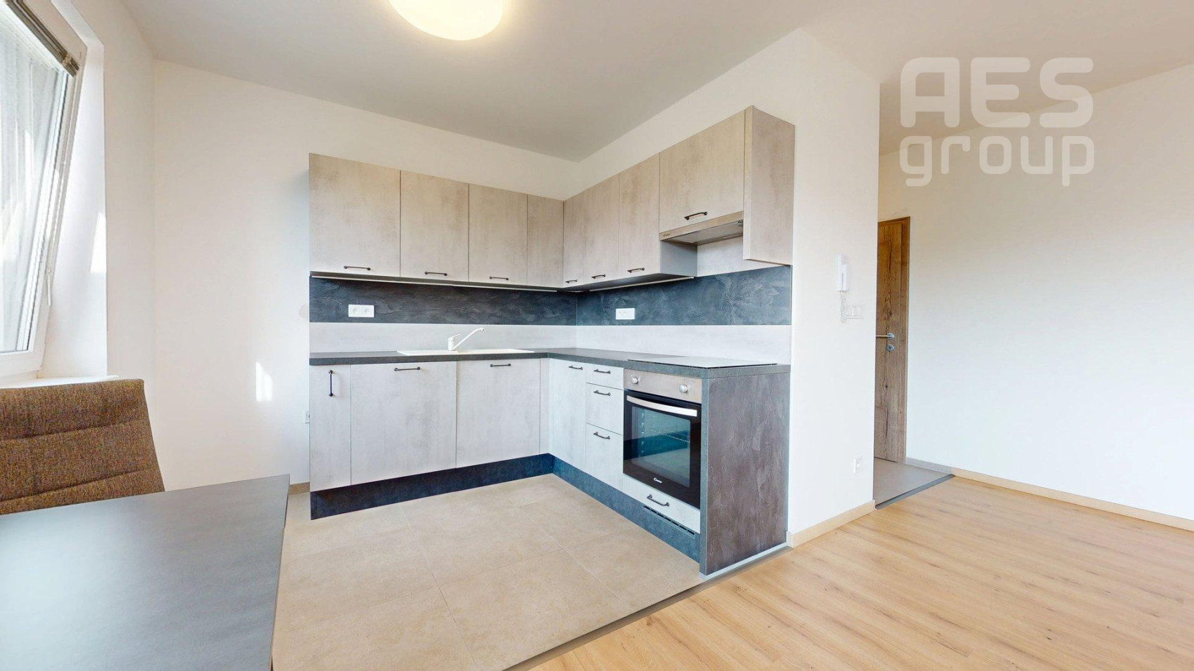 PRENÁJOM, 2 izbový nezariadený byt s garážovým státím, Stupava