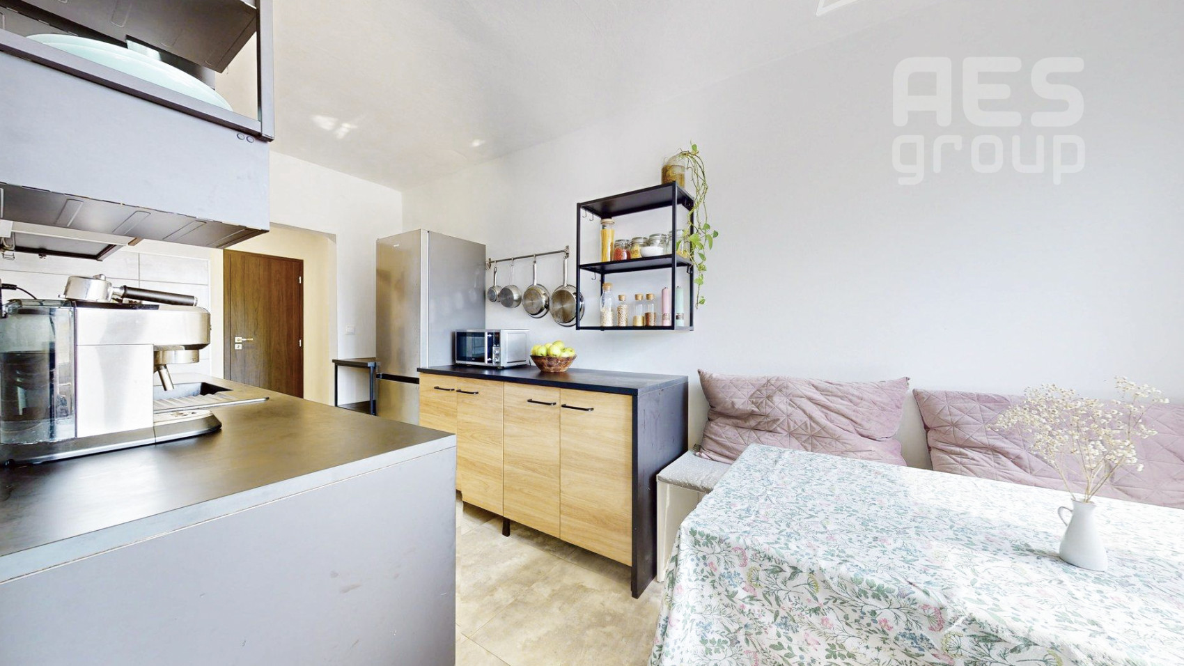 PREDAJ, 4 izbový byt s loggiou, Pri artézskej studni, Stupava