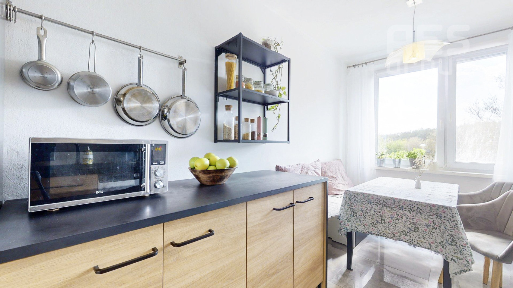 PREDAJ, 4 izbový byt s loggiou, Pri artézskej studni, Stupava