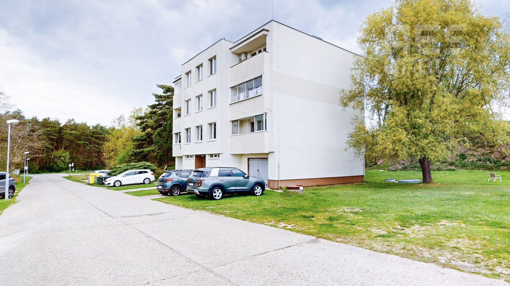 PREDAJ, 4 izbový byt s loggiou, Pri artézskej studni, Stupava