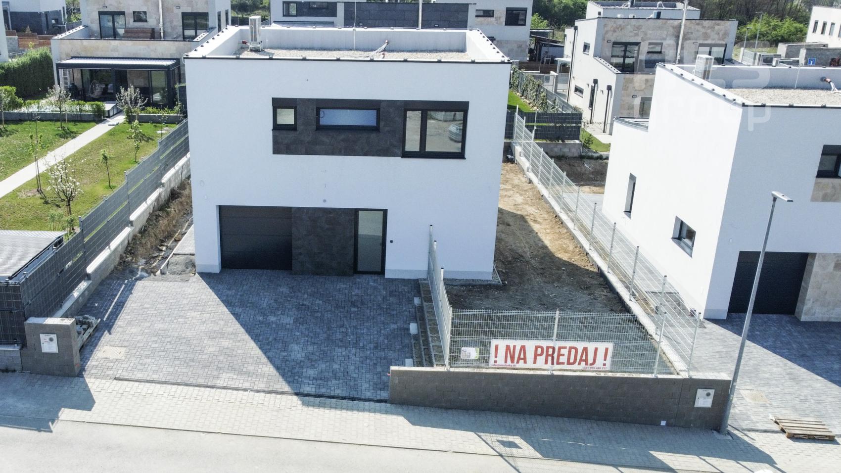 Moderný 5-izbový rodinný dom v obklopení prírody – uľ. Trebuľková, Záhorská Bystrica,