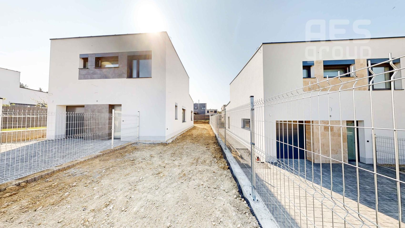 Moderný 5-izbový rodinný dom v obklopení prírody – uľ. Trebuľková, Záhorská Bystrica,