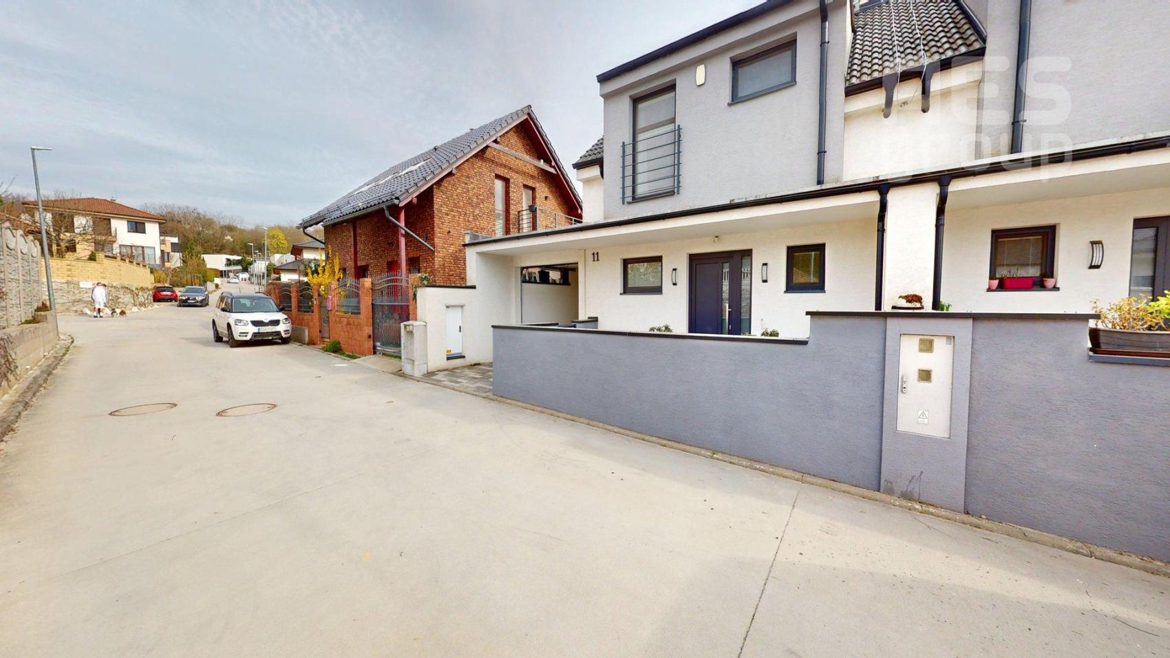 PREDAJ, 4 izbový radový dom s garážou, Konvalinková ul. Stupava