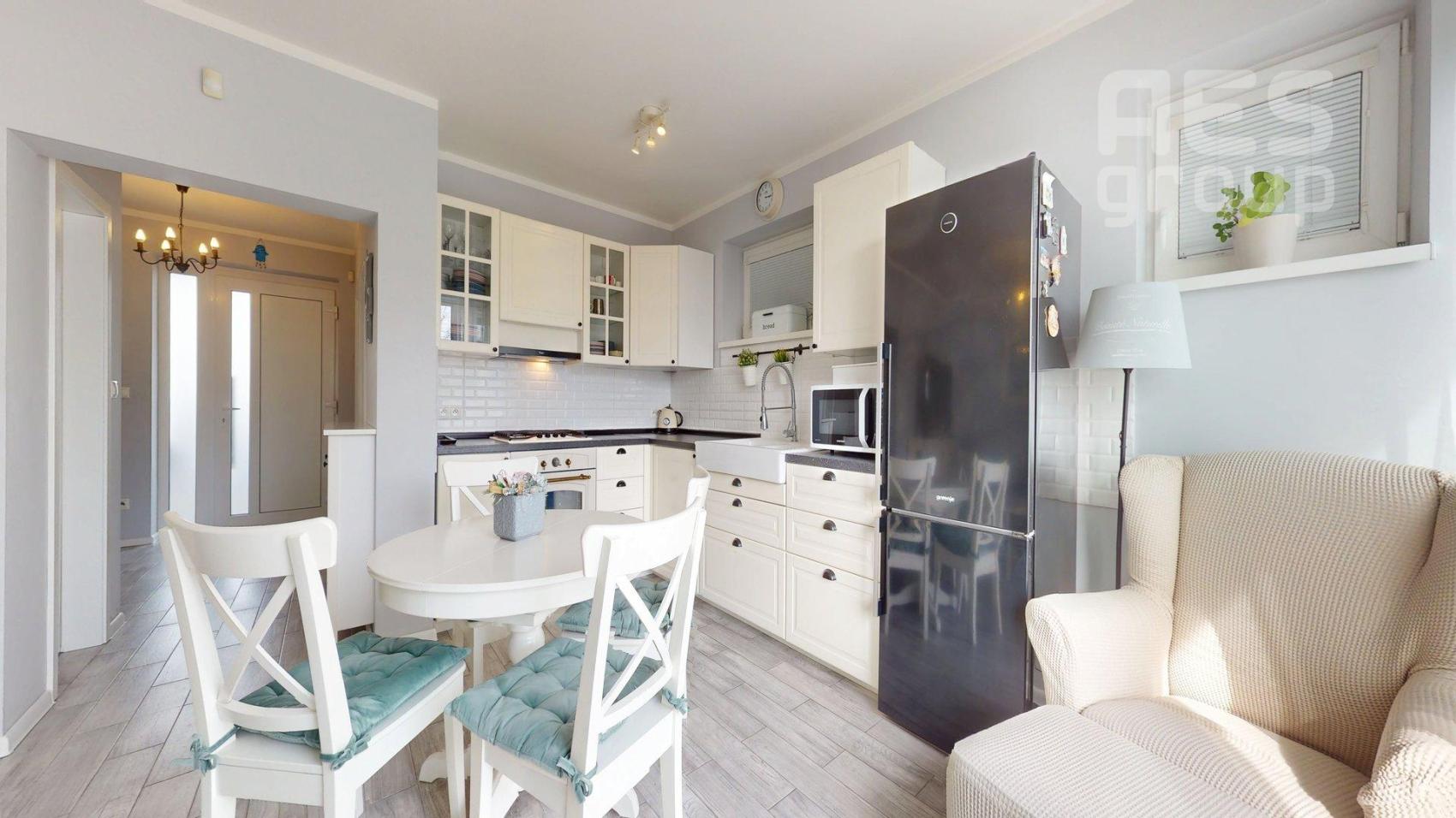 PREDAJ, 4 izbový radový dom s garážou, Konvalinková ul. Stupava