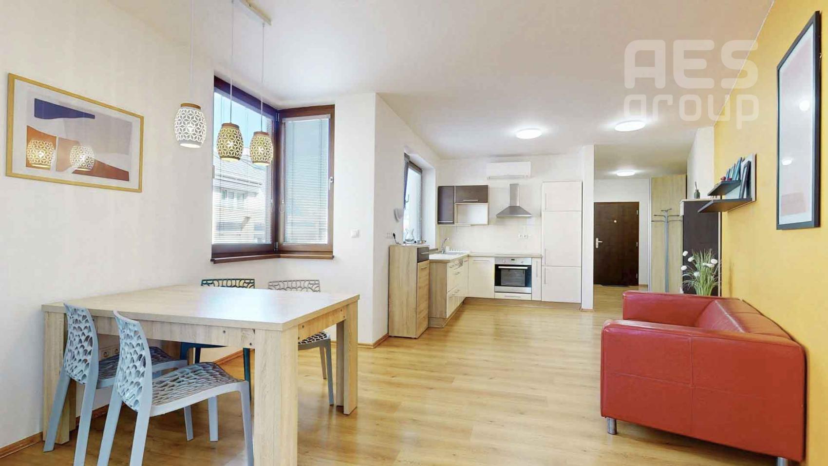 PRENÁJOM, 2 IZBOVÝ BYT, UL. 29 AUGUSTA, BRATISLAVA STARÉ MESTO