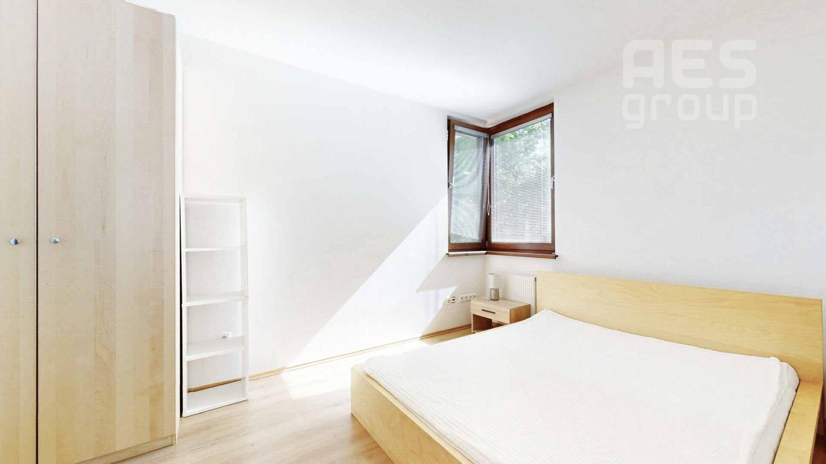 PRENÁJOM, 2 IZBOVÝ BYT, UL. 29 AUGUSTA, BRATISLAVA STARÉ MESTO