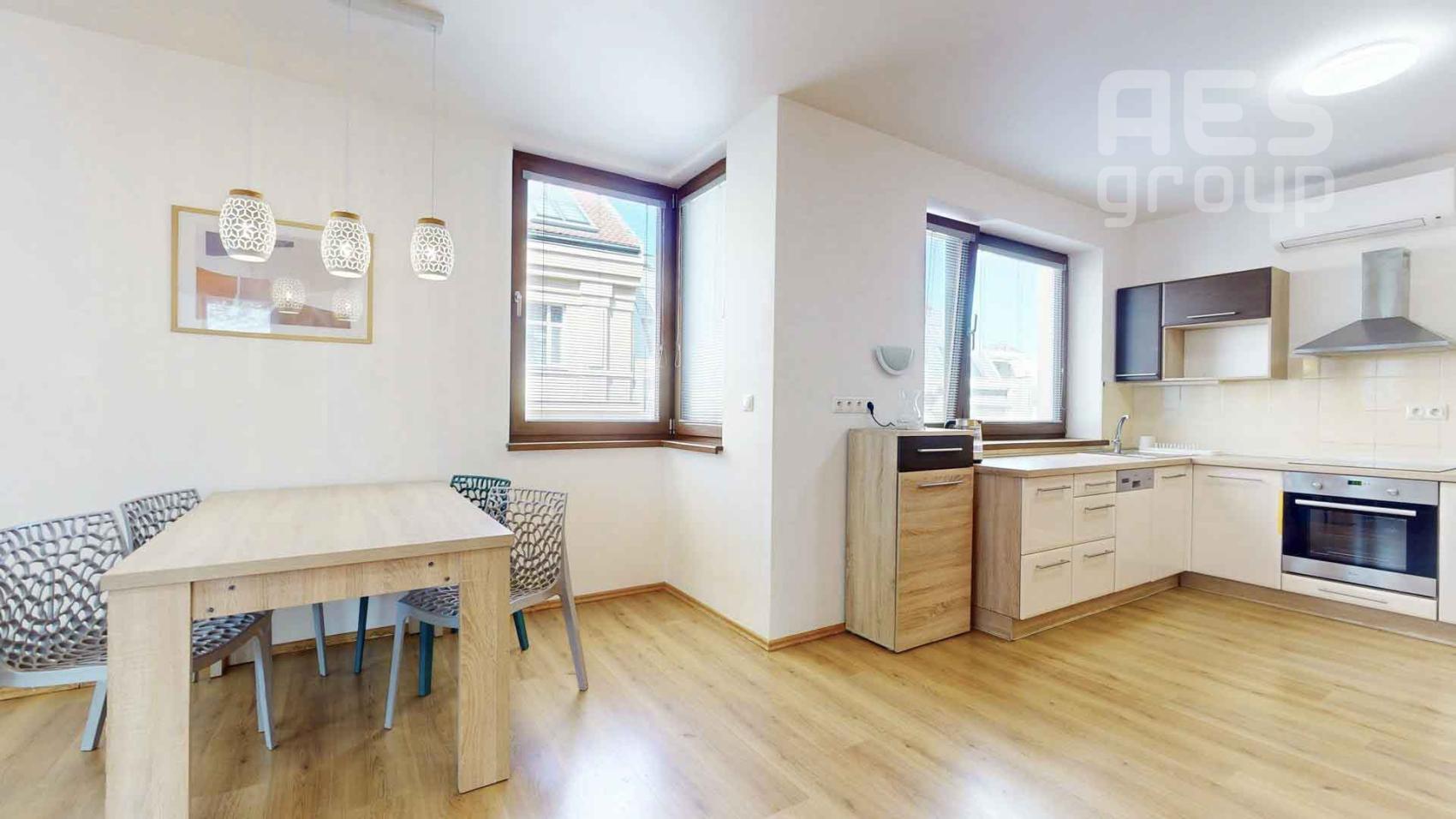 PRENÁJOM, 2 IZBOVÝ BYT, UL. 29 AUGUSTA, BRATISLAVA STARÉ MESTO