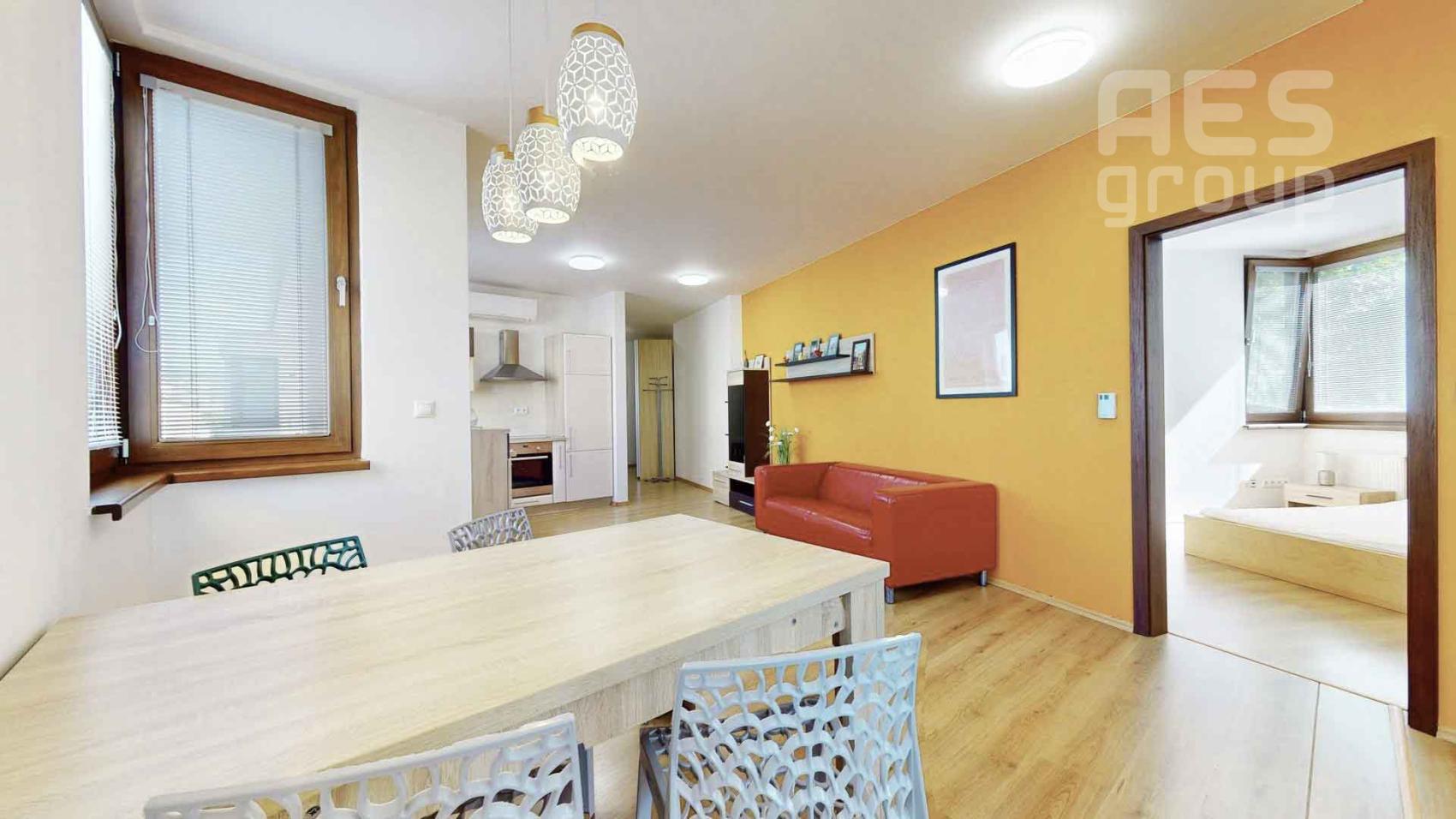 PRENÁJOM, 2 IZBOVÝ BYT, UL. 29 AUGUSTA, BRATISLAVA STARÉ MESTO