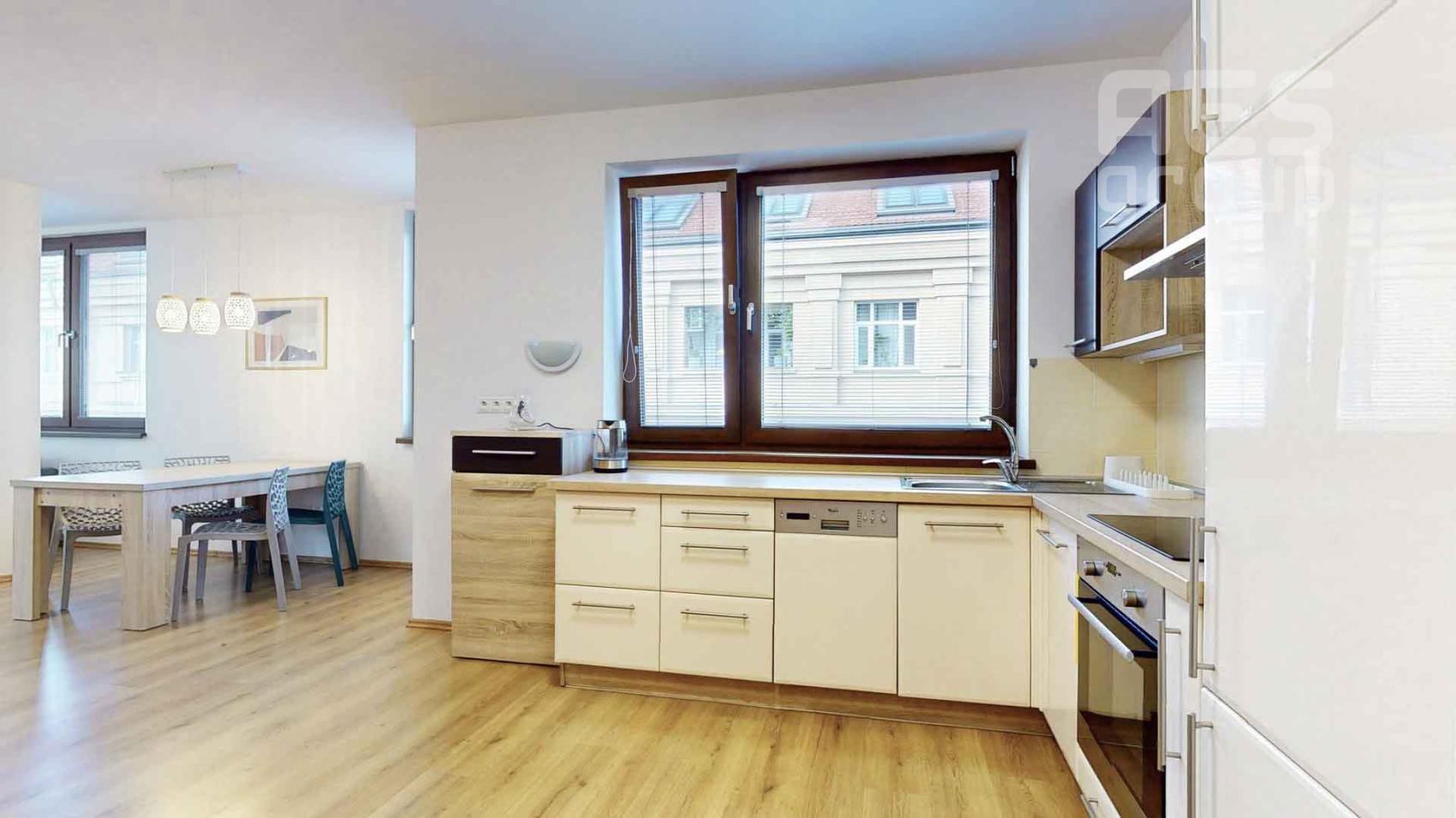 PRENÁJOM, 2 IZBOVÝ BYT, UL. 29 AUGUSTA, BRATISLAVA STARÉ MESTO