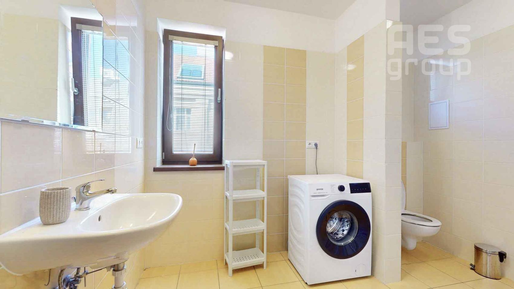 PRENÁJOM, 2 IZBOVÝ BYT, UL. 29 AUGUSTA, BRATISLAVA STARÉ MESTO