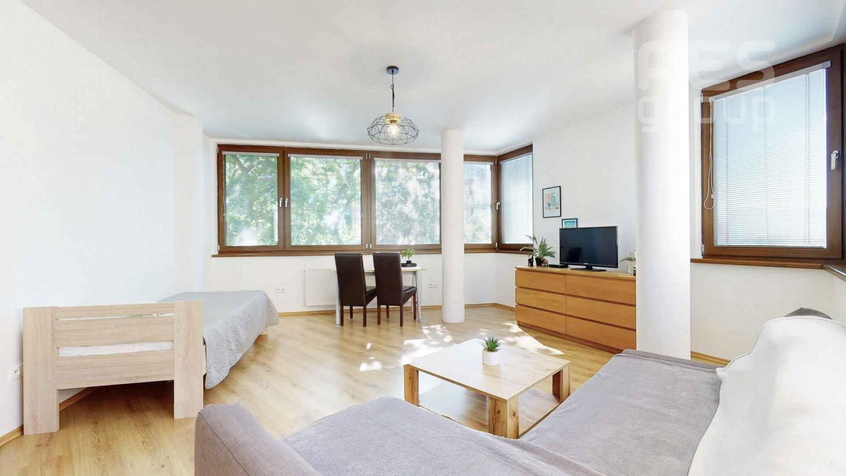 PRENÁJOM, 2 IZBOVÝ BYT, UL. 29 AUGUSTA, BRATISLAVA STARÉ MESTO