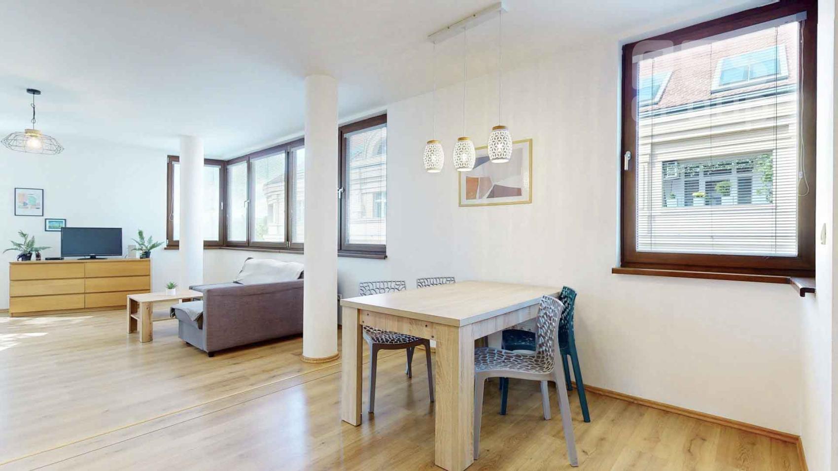 PRENÁJOM, 2 IZBOVÝ BYT, UL. 29 AUGUSTA, BRATISLAVA STARÉ MESTO