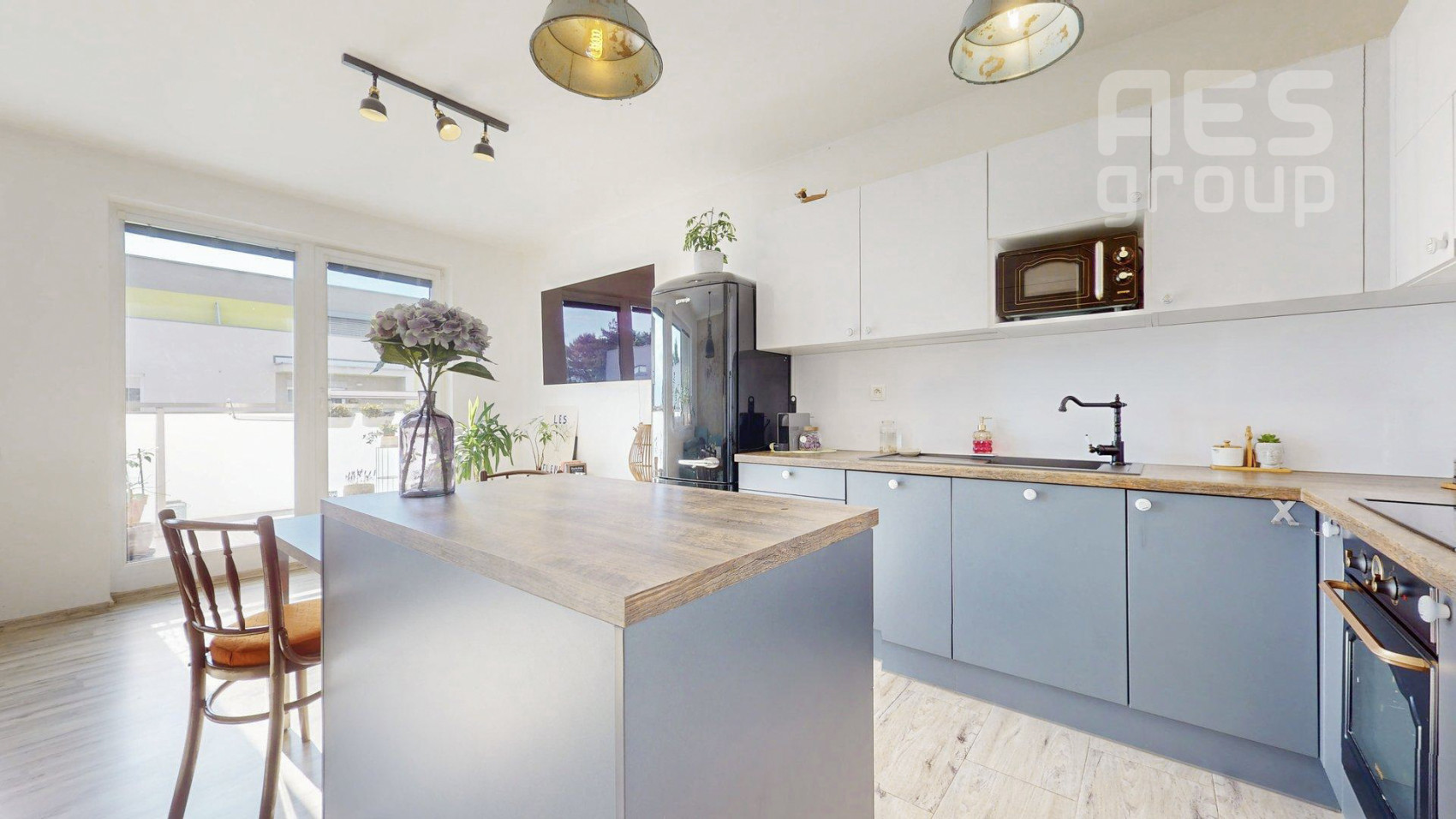 PREDAJ, 4 IZB. MEZONETOVÝ BYT S VEĽKOU TERASOU, CEMENTÁRENSKÁ Ul.,  STUPAVA