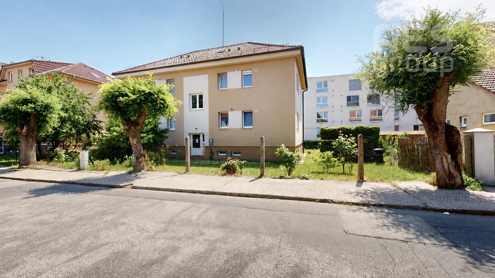 PRENÁJOM, 2 izbový byt so záhradkou, ul. Zdravotnícka, Stupava