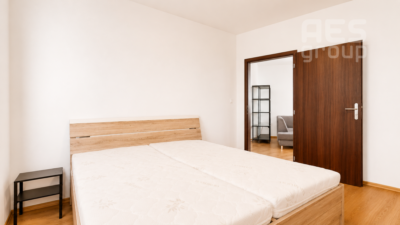 PRENÁJOM, 3 IZBOVÝ BYT, UL. 29 AUGUSTA, BRATISLAVA STARÉ MESTO