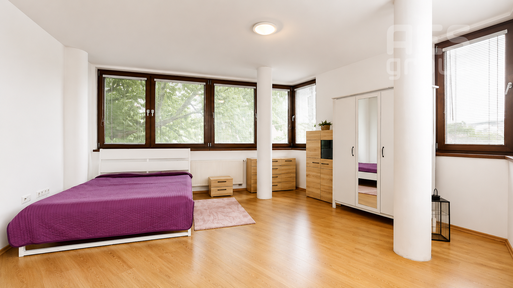 PRENÁJOM, 3 IZBOVÝ BYT, UL. 29 AUGUSTA, BRATISLAVA STARÉ MESTO