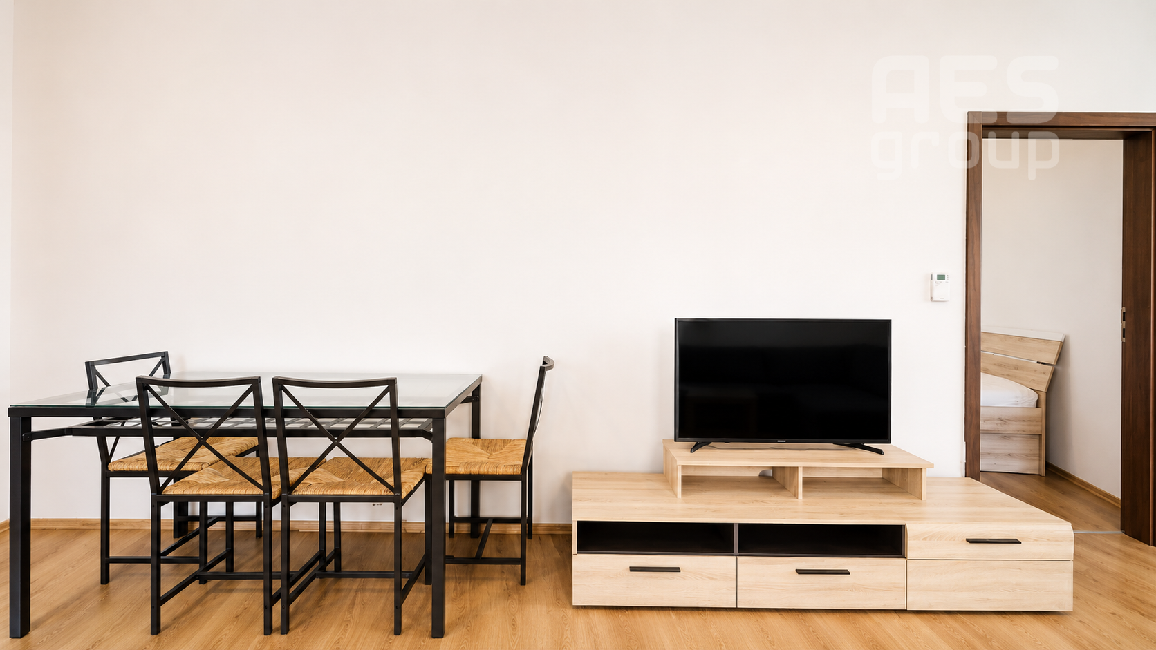 PRENÁJOM, 3 IZBOVÝ BYT, UL. 29 AUGUSTA, BRATISLAVA STARÉ MESTO