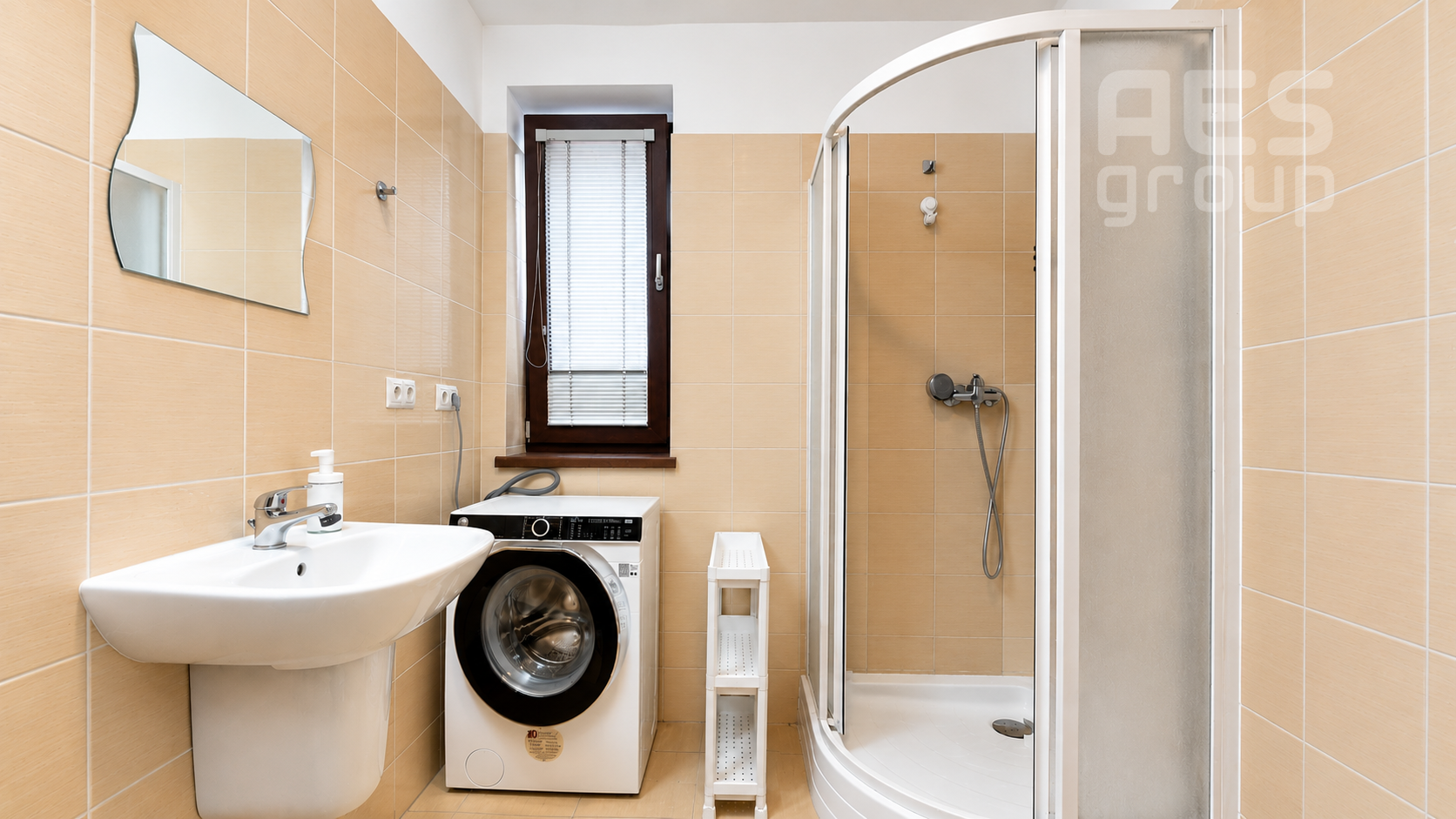 PRENÁJOM, 3 IZBOVÝ BYT, UL. 29 AUGUSTA, BRATISLAVA STARÉ MESTO