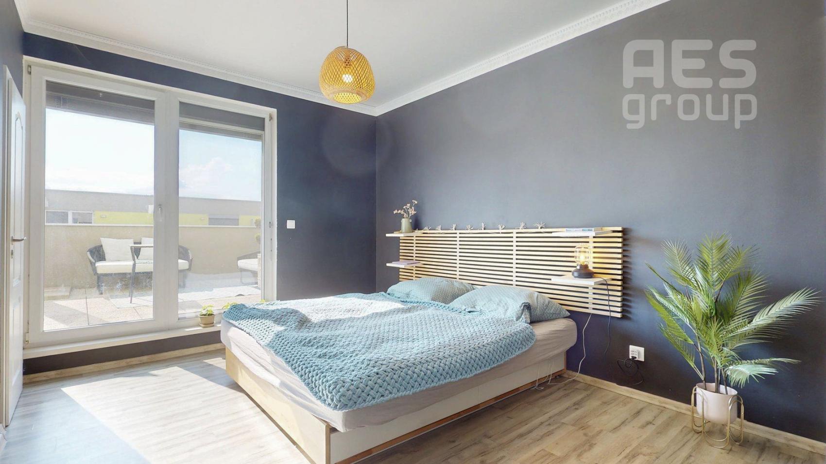 PREDAJ, 4 IZB. MEZONETOVÝ BYT S VEĽKOU TERASOU, CEMENTÁRENSKÁ Ul.,  STUPAVA