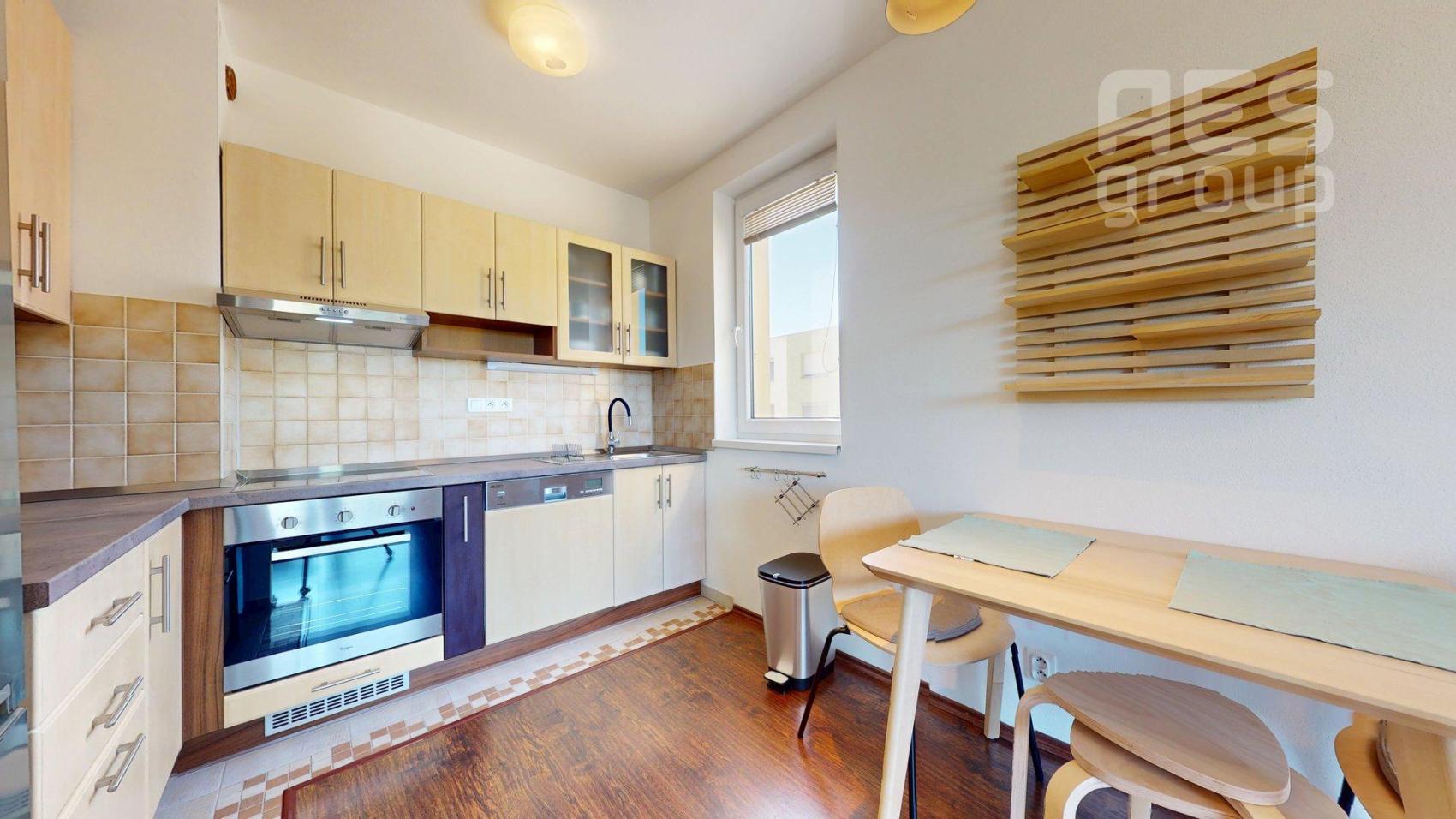 PRENÁJOM, zariadený 2 izbový byt s balkónom, Bočná ul. Stupava