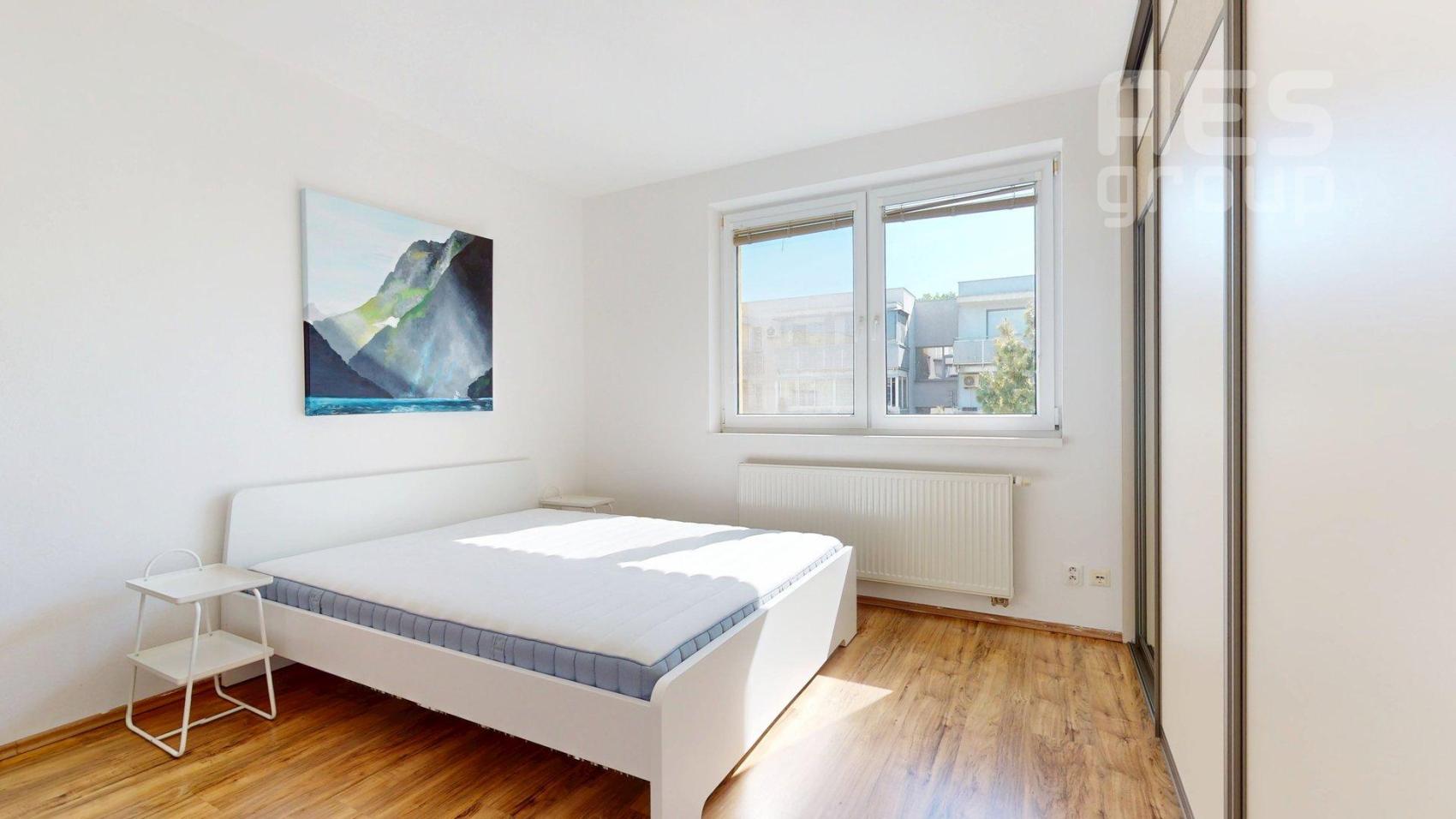 PRENÁJOM, zariadený 2 izbový byt s balkónom, Bočná ul. Stupava