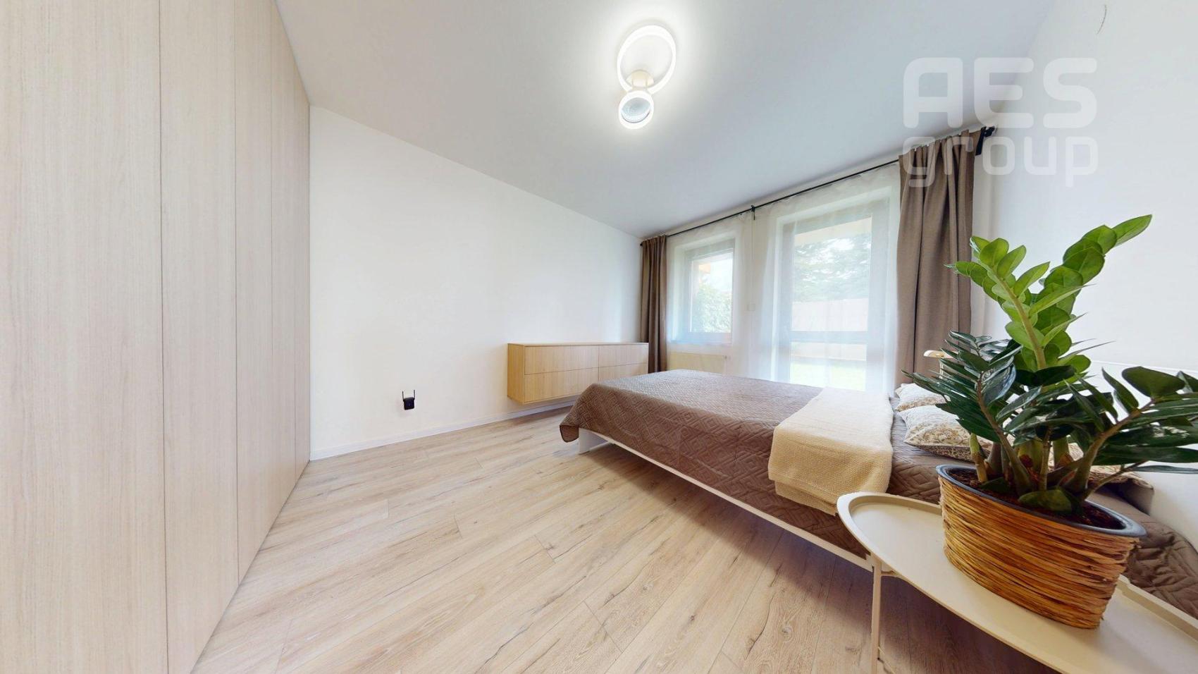 PREDAJ, 2 izbový byt s predzáhradkou a parkovaním, Záhorská Bystrica