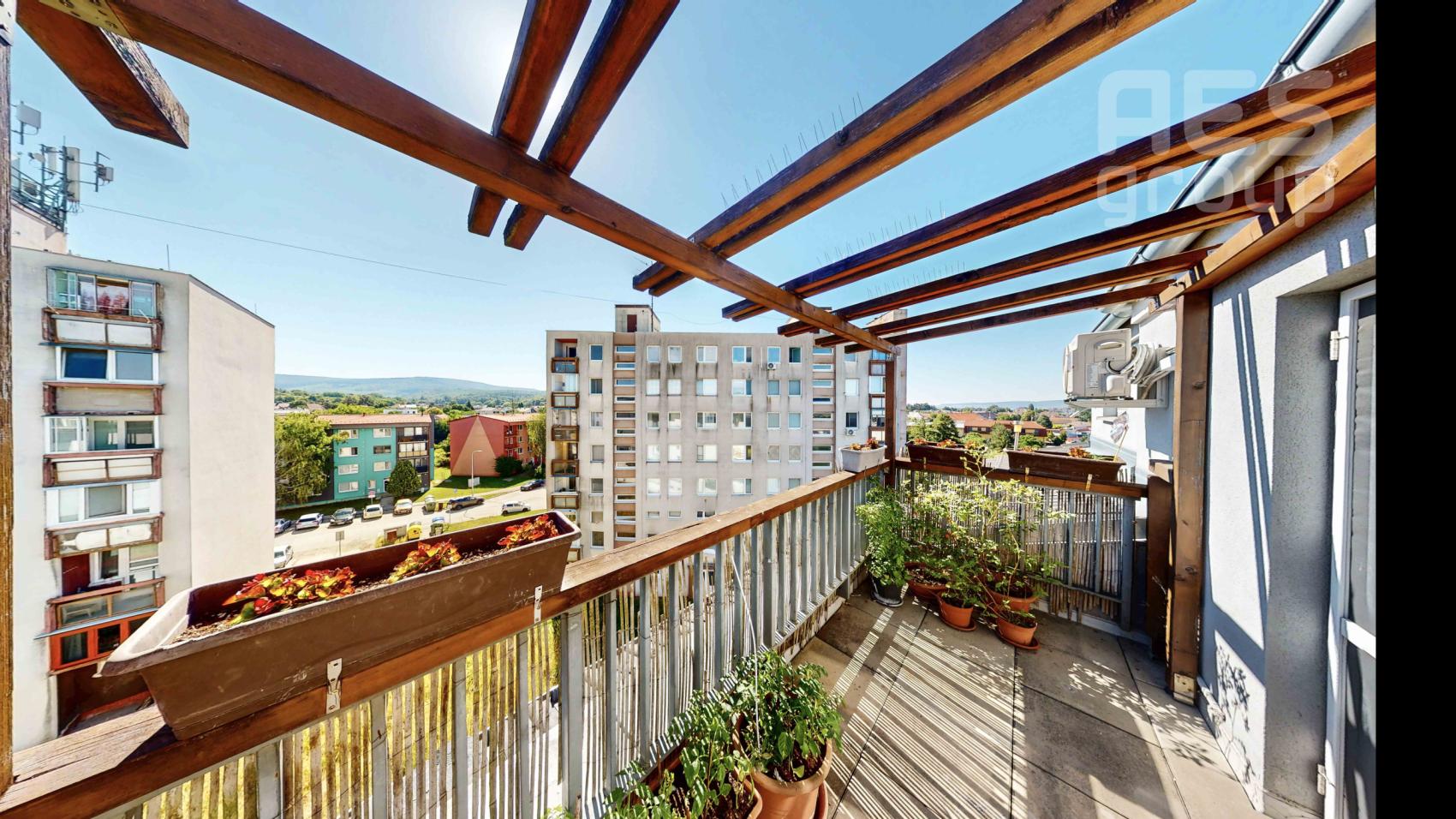 PREDAJ: Elegantný 3i mezonet s terasou a  balkónom ul., Vincenta Šikulu, Stupava.