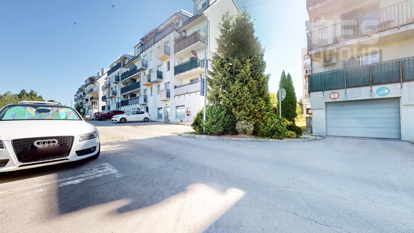 PREDAJ: Elegantný 3i mezonet s terasou a  balkónom ul., Vincenta Šikulu, Stupava.